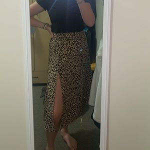 cute, spotted skirt!